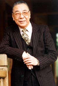 魏龙豪便装照