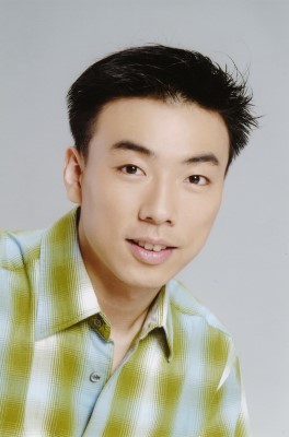 李阳鸣便装照